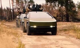 R.Kadyrovas giriasi: į karą pasiuntėme du &bdquo;Tesla Cybertruck&ldquo;