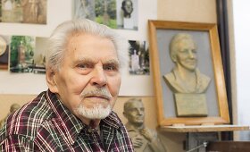 Skulptorius Jonas Vasilevičius sukūrė kelias Rūtos Meilutytės skulptūras.