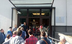 Lietuvos banko kolekcinių monetų pardavimą kontroliuoja perpardavinėtojų grupuotė