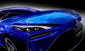 Palyginkite: kuo skiriasi pirmos kartos &bdquo;Toyota Mirai&ldquo; ir antros kartos &bdquo;Mirai Concept&ldquo;