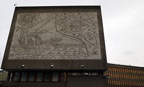 Pablo Pikaso darbai Osle, Vyriausybės pastato interjere ir eksterjere