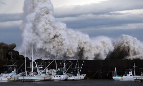 Į Japoniją atslinko Smarkus taifūnas Phanfone