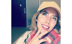 Kantri muzikos dainininkė Kylie Rae Harris