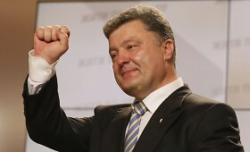 Provakarieti&scaron;kas milijardierius Petro Poro&scaron;enka laimėjo Ukrainos prezidento rinkimus