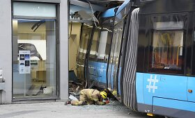 Tramvajus įlėkė į &bdquo;Apple&ldquo; parduotuvę Osle