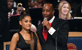 Ariana Grande per Arethos Franklin laidotuves