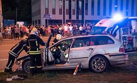 Saulėtekyje BMW vairuotojas sukėlė avariją