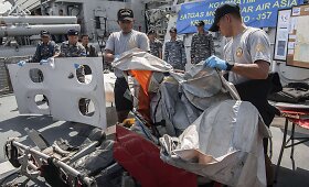 I&scaron; Javo jūros i&scaron;trauktos sudužusio &bdquo;AirAsia&ldquo; lėktuvo nuolaužos
