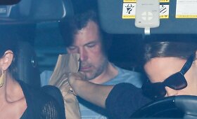 Jennifer Garner i&scaron;vežė Beną Afflecką į reabilitacijos kliniką