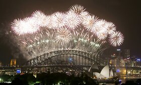 Australija kerinčiais fejerverkais pasitiko 2014 metus
