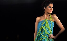 Pakistano tradicijas i&scaron;laikanti Islamabado mados savaitė