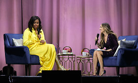 Michelle Obama prikaustė dėmesį savo įspūdingais batais