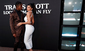 Travisas Scottas, Kylie Jenner ir vienerių metų dukra Stormi dokumentinio filmo &bdquo;Travis Scott: Look Mom I Can Fly&ldquo; premjeroje