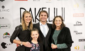 Filmo &bdquo;Pakeliui&ldquo; premjeroje raudonu kilimu žengė būrys lietuvi&scaron;ko kino gerbėjų