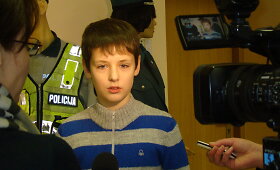 &Scaron;iaulių policija pagerbė 12-metį &scaron;iaulietį Augustą ir jo tėvą