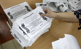 Rytų Ukrainoje neteisėtame &bdquo;referendume&ldquo; dauguma balsavusiųjų pasisakė už Donecko srities savaranki&scaron;kumą