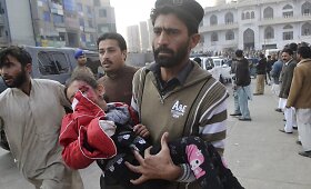 Pakistane per Talibano i&scaron;puolį prie&scaron; mokyklą žuvo mažiausiai 95 žmonės