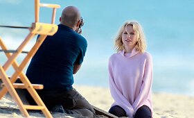 Romanti&scaron;ka Naomi Watts fotosesija Malibu paplūdimyje