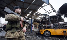 Donecko rytuose ap&scaron;audyta autobusų stotis, žuvo mažiausiai vienas žmogus