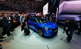 Naujasis &bdquo;Peugeot 208&ldquo; Ženevos automobilių parodoje