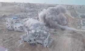 Izraelio kariai sprogdina &bdquo;Hamas&ldquo; tunelius