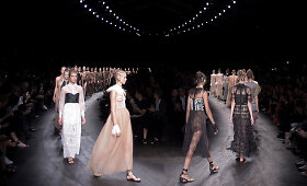 &bdquo;Valentino&ldquo; 2016 m. pavasario-vasaros kolekcija