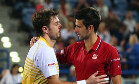 Novakas Džokovičius naują sezoną pradėjo triu&scaron;kinančia pergale ir pateko į finalą