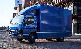 23 tonų svorio elektrinis sunkvežimis &bdquo;E-FUSO Vision One&ldquo;