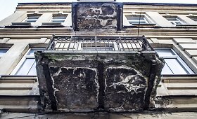 Vilniaus senamiesčio balkonai &ndash; gąsdinantys ir keliantys grėsmę