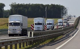 Rusija pasiuntė į Ukrainą 280 sunkvežimių humanitarinės pagalbos koloną