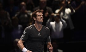 Andy Murray nugalėjo Milo&scaron;ą Raoničių ir i&scaron;saugojo viltis patekti į pusfinalį