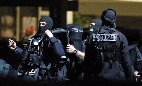 Vokietijos vyras užsibarikadavo greitojo maisto restorane su 12 žmonių