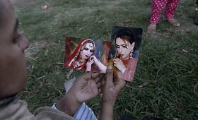 Prieglauda žmonėms sužalotiems dėl &bdquo;&scaron;eimos garbės&ldquo; Pakistane 