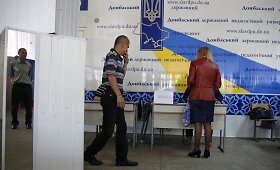 Rytų Ukrainos Donecko ir Luhansko srityse prasidėjo balsavimas &bdquo;referendumuose&ldquo; dėl nepriklausomybės 