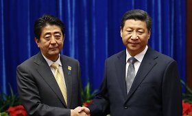 Kinijos prezidento Xi Jinpingo ir Japonijos premjero Shinzo Abe susitikimas 
