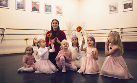 Agnės Kavaliauskaitės &scaron;okių studijos kalėdinis vakarėlis