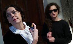 Gundymai žiūrovų juslėms: kaip kvepia spektaklis &bdquo;Pavojingi ry&scaron;iai&ldquo;?