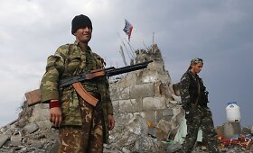 Prorusi&scaron;kų teroristų lyderis pažadėjo leisti pasitraukti apsuptiems Ukrainos pajėgų kariams