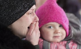 Ukrainoje Debalcevės miestą vietos gyventojai palieka verkdami