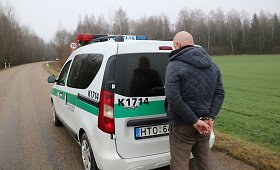 Kaune mi&scaron;ke surasti pasislėpę sodybą apvogę vyrai