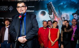 Emilis Vėlyvis Masvoje pristatė filmą &bdquo;Nakties sergėtojai&ldquo; 
