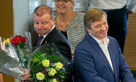 Saulius Skvernelis lieka premjeru