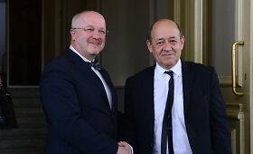 Prancūzijos gynybos ministras Jeanas Yves'as Le Drianas atvyko į Lietuvą