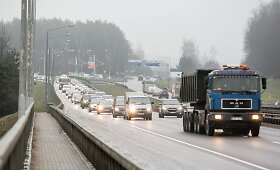 Eismas per Vilniaus Gariūnų tiltą