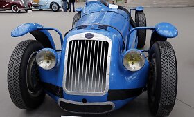 Paryžiuje, &bdquo;Bonhams&ldquo; aukcione bus pardavinėjami senoviniai automobiliai