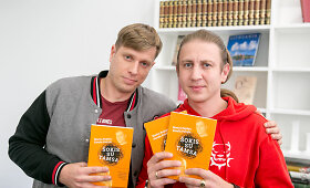 Marius Rep&scaron;ys ir Karolis Petryla pristatė knygą &bdquo;&Scaron;okis su tamsa&ldquo;