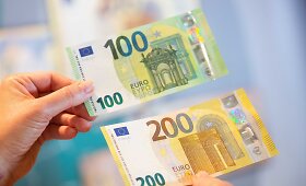 Pristatyti naujosios serijos &bdquo;Europa&ldquo; 100 ir 200 eurų banknotai