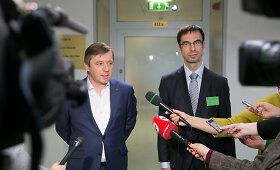 Medikai ir R.Karbauskis po susitikimo dėl Vaikų raidos centro