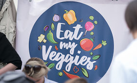Vasari&scaron;kame veganų festivalyje &ndash; netikėti gaminiai ir minia lankytojų