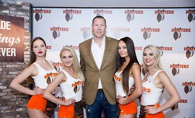 Lietuvos krep&scaron;inio rinktinės i&scaron;lydėtuvės &bdquo;Hooters&ldquo; bare